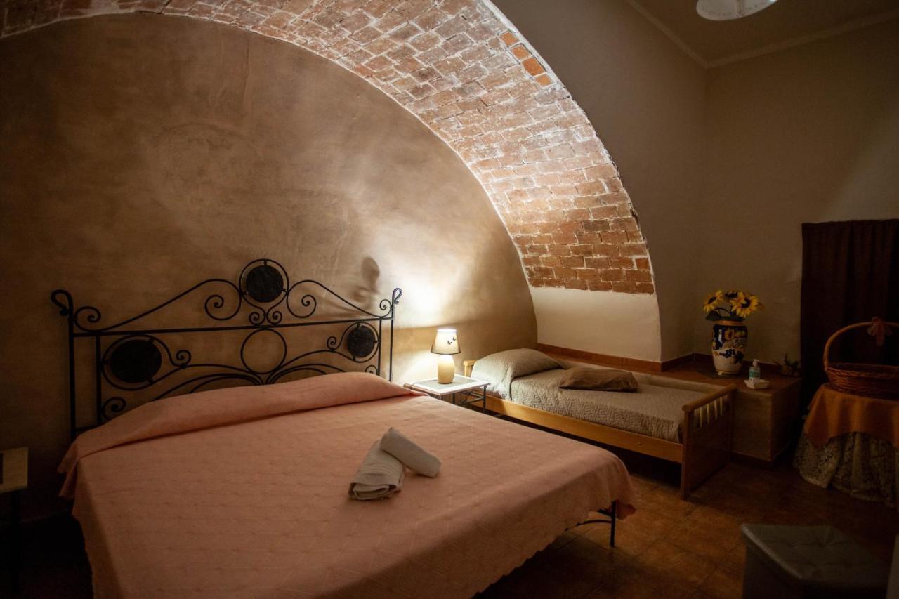 Casa Vacanze Fondaco Di Scillato Scillato  Eksteriør bilde